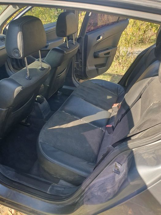 Vând Opel Astra.