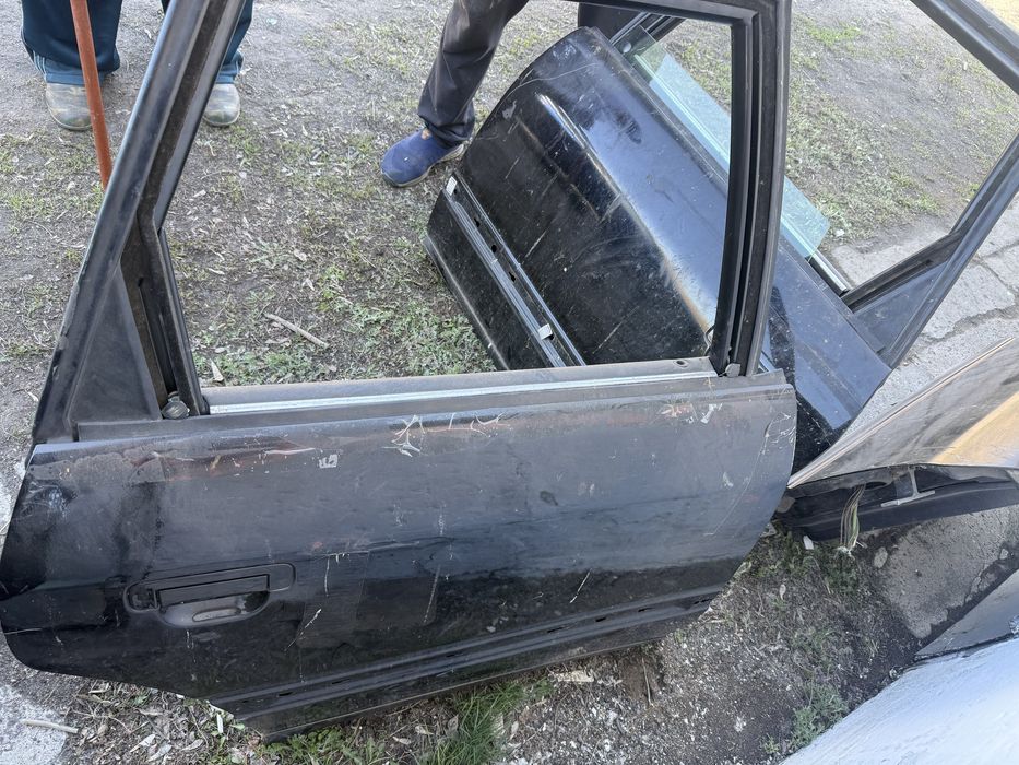 Продам двери на ауди с4