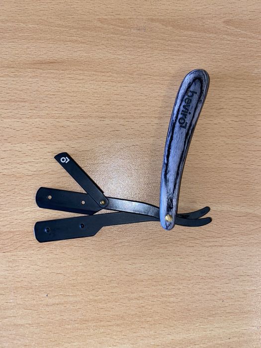 Бръснач ( Shavette).