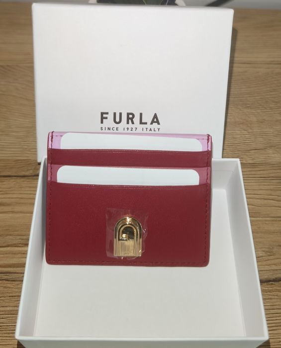 Нов картхолдър FURLA