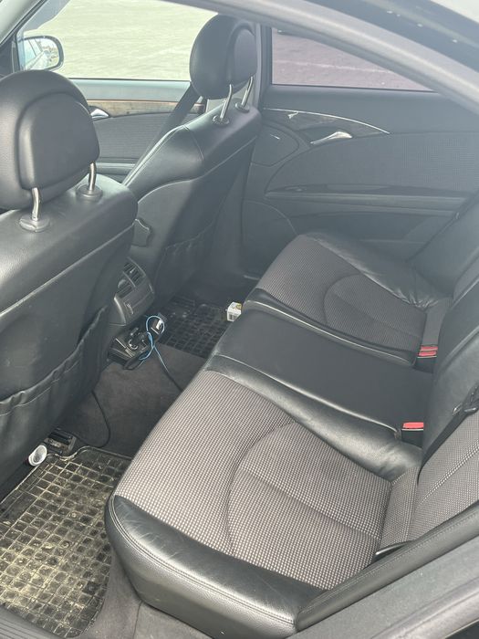 Mercedes Benz  E 2.7D