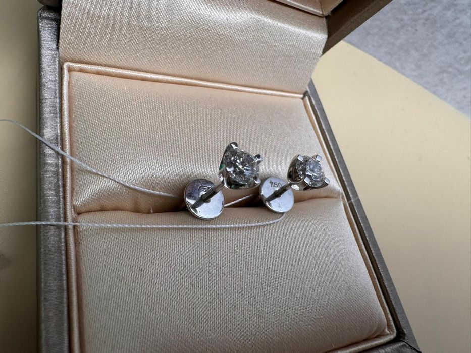 Пусеты с бриллиантами