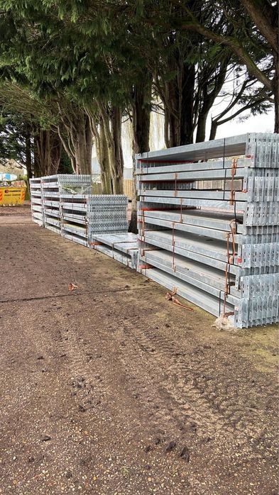 Rafturi metalice portapalet zincate