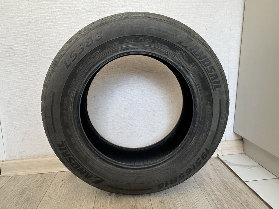 Продам шины 195/65R15