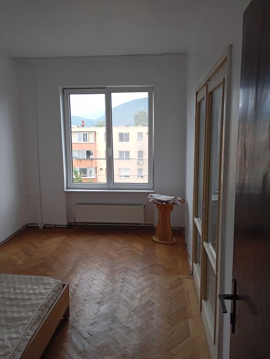 Apartment 2 camere decomandate în Tractorul