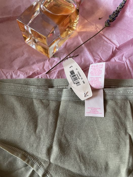 Сатенена дълга нощница с горна част