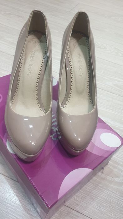 Туфли на высоком каблуке