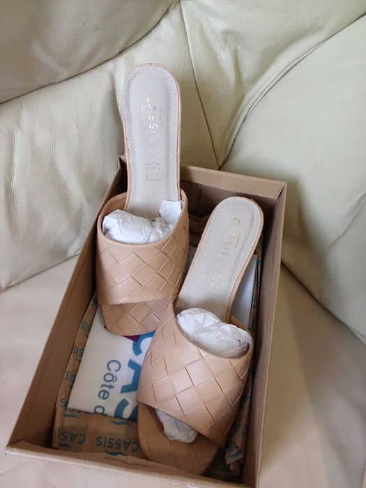 Дамски чехли на ток