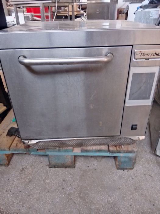 Продава се професионална фурна Merrychef Eikon e3