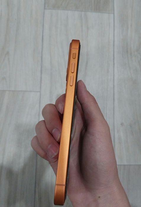 IPhone XR в корпусе IPhone 17 Pro
-Fac