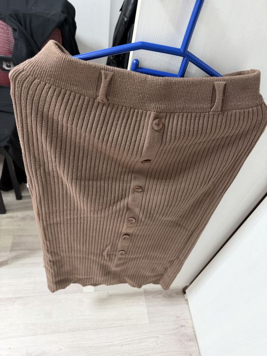 Стильная коричневая юбка