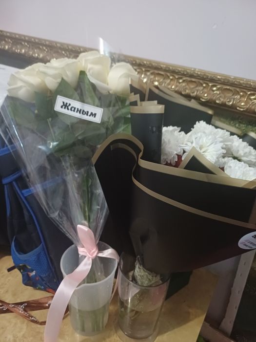 Букет гүл сатылады