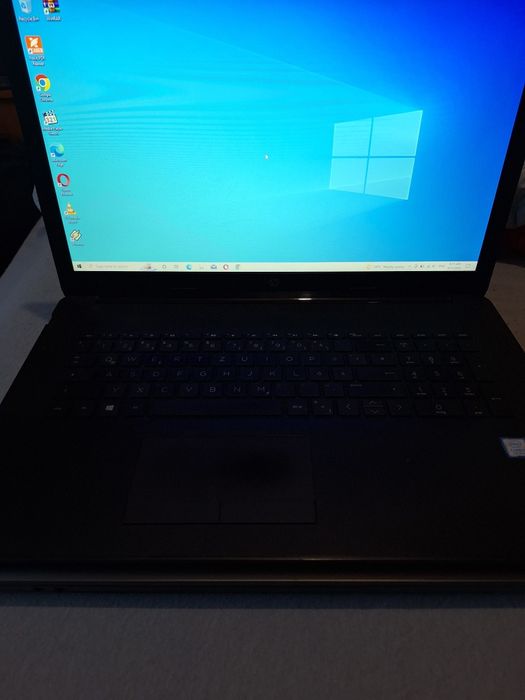 Laptop  intreg sau dezmemrez Hp 17   I3 ddr4   generatia 7