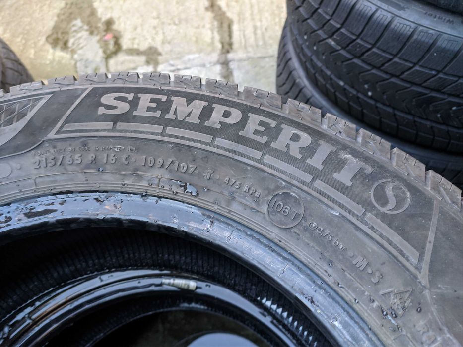 2бр Всесезонни гуми за бус 215 65 16 С - Semperit