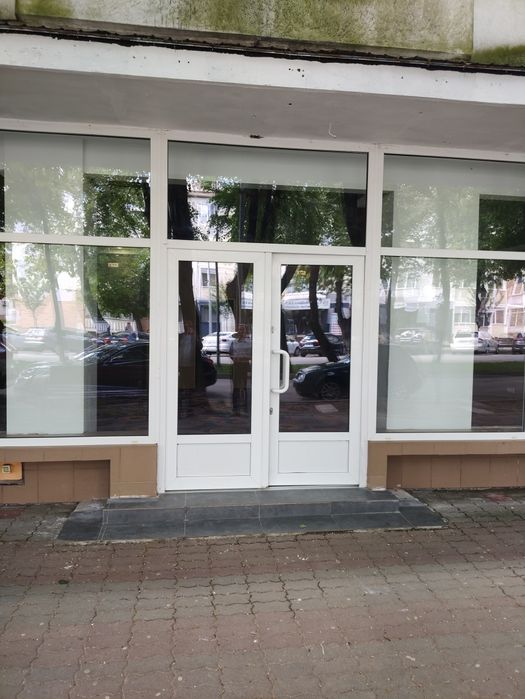 Închiriez spațiu comercial