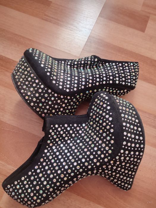 Pantofi foarte frumoși