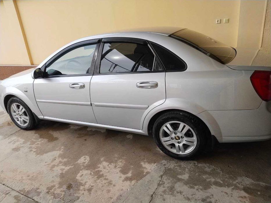 Продаю Chevrolet Lacetti (Лачетти, Ласетти)