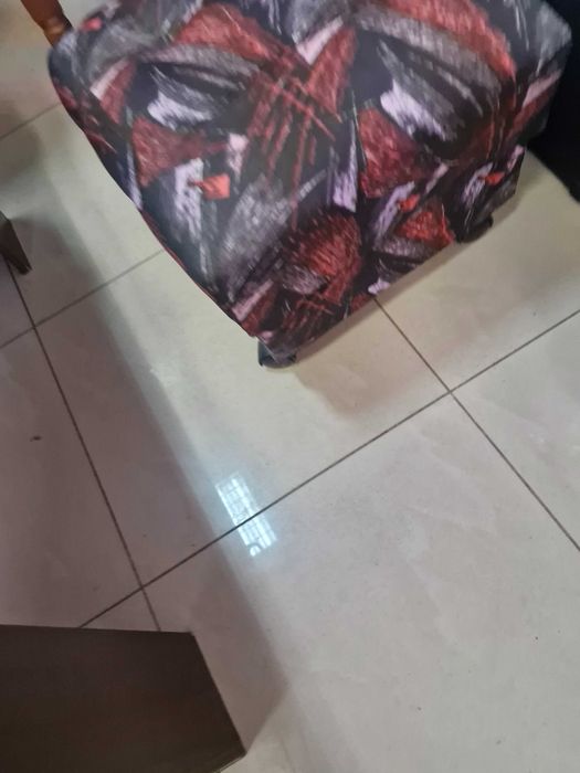 Продават се дървени трапезни  столове