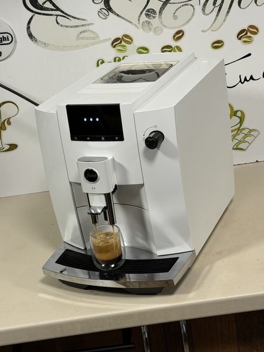 Кафемашина кафе автомат Jura E4 с гаранция