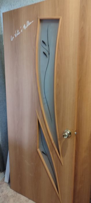 Продам двери межкомнатные б/у