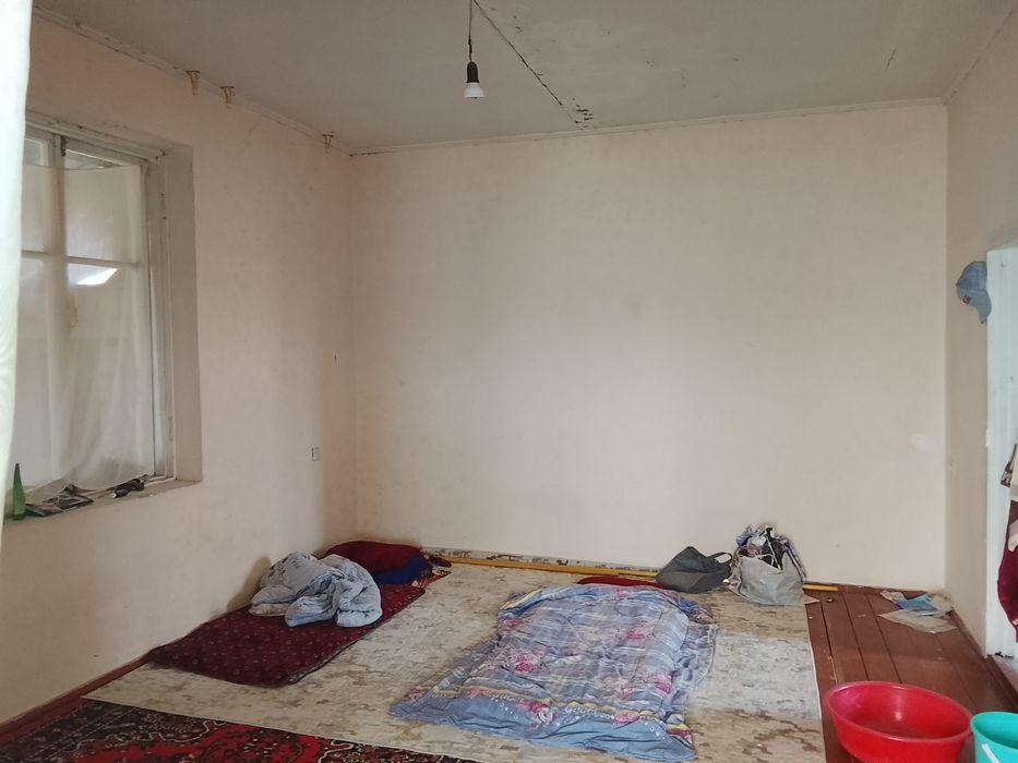 12 sotix uy sotiladi 47.000$ keliwamiz