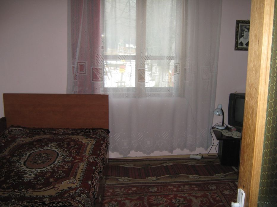 Casa  întreținută,spațioasă răcoroasă în perioade cu temperaturi calde