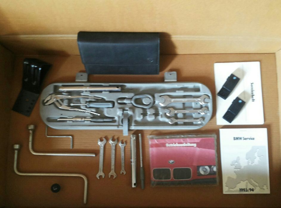 BMW Оригинални инструменти,аксесоари и пренадлежности