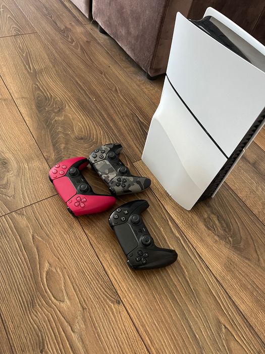 Vând Ps5 1TB impecabil