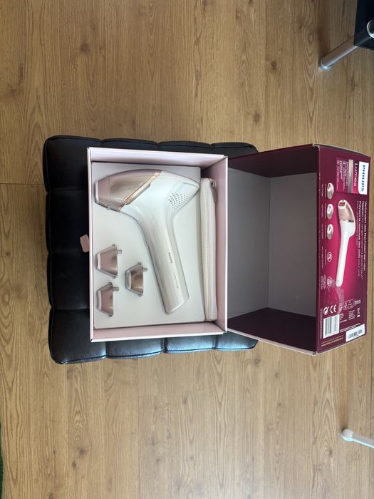 Lumea Seria 9900 Epilator IPL cu SenseIQ