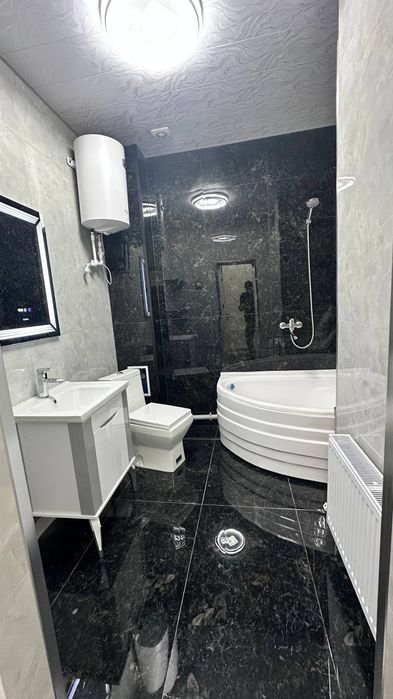 Янги домдан 3 Хонали 100 m2  Евротамирланган  квартира сотилади 5 микр