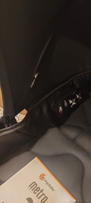 Ergobaby Metro кош за новородено, черен