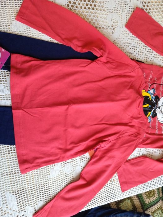 НОВ комплект Minnie mouse, размер 2-3 годинки