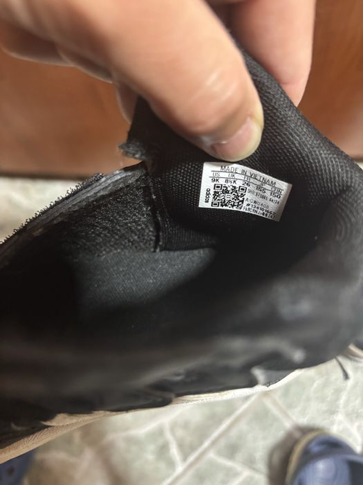 Продавам детски  обувки