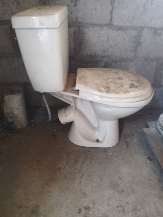 Срочно продам унитаз.