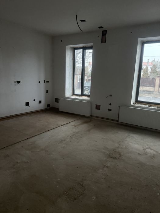 Casa/spatiu zona centrala!axente sever 18!