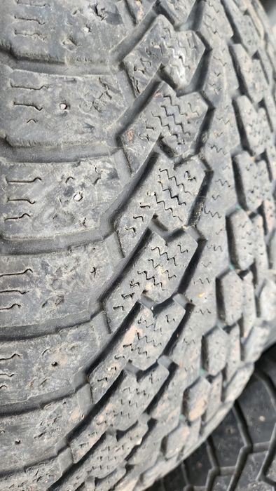 Зимняя резина  255/65 R16