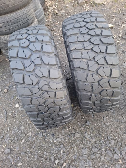 Vand 2 anvelope 32×11.50R 15 LT bune fara defecte