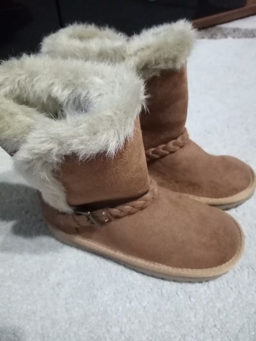 Пухкави детски ботушки