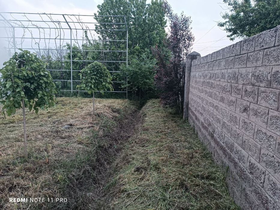 4-6 сотихгача ер сотилади. Ўртачирчиқ. Қорасув. Салим Пўлатов маҳалла