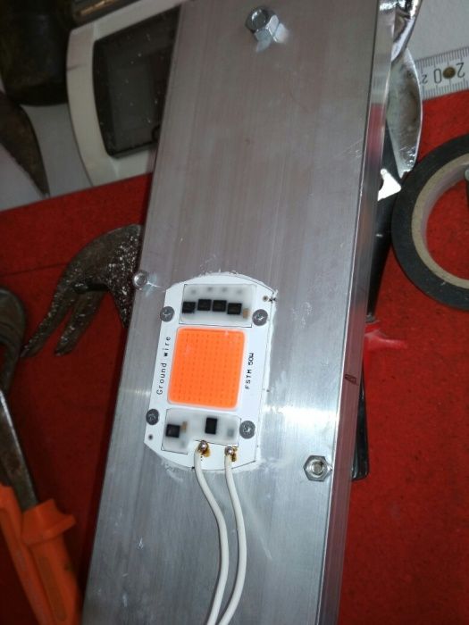 За оранжерии, за растения - LED Grow chip 50W 380-840nm. Розови и бели