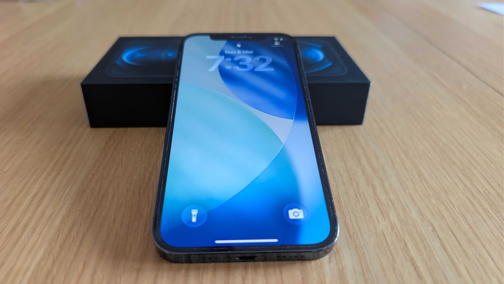 Apple iPhone 12 Pro (Pacific Blue) 128GB - Пълен Комплект + 5 Кейса