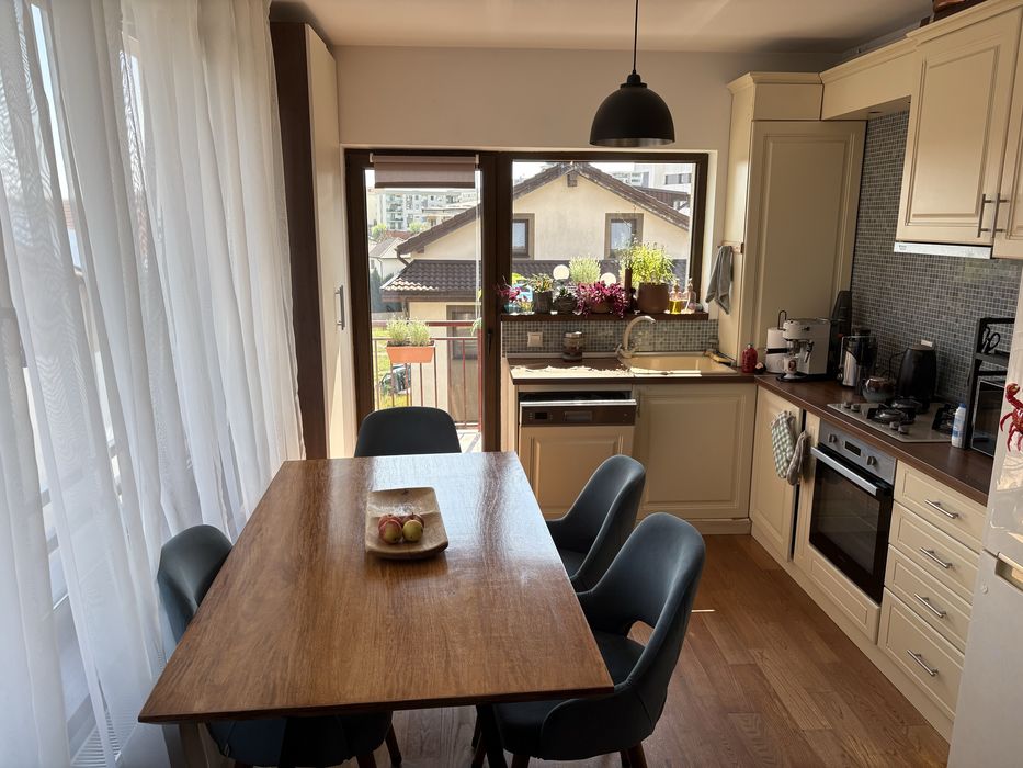Apartament 3 camere (singur pe etaj) in Buna Ziua / Andrei Muresanu sud