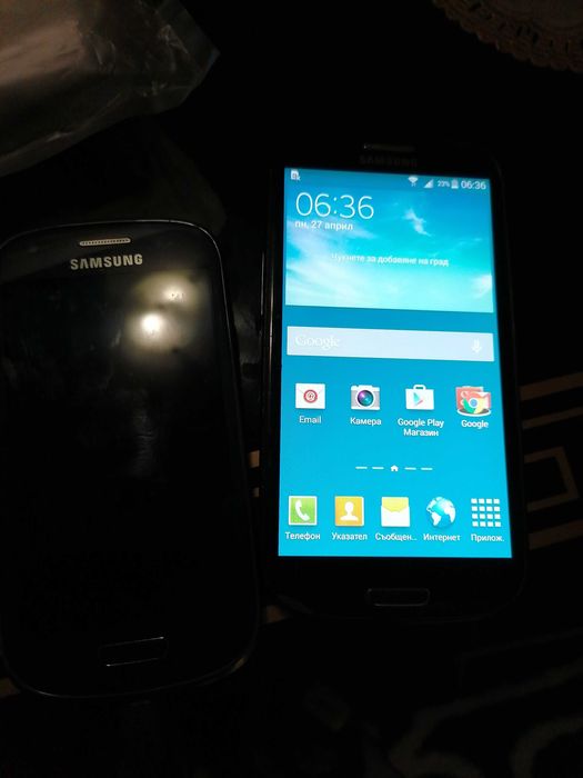 Два телефона модел samsung gt i8190 и samsung gt i9301i