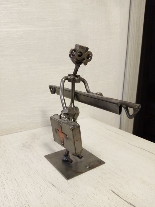 Figurina Lucrata manual