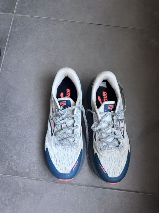 Планински обувки Brooks 41 размер сиво