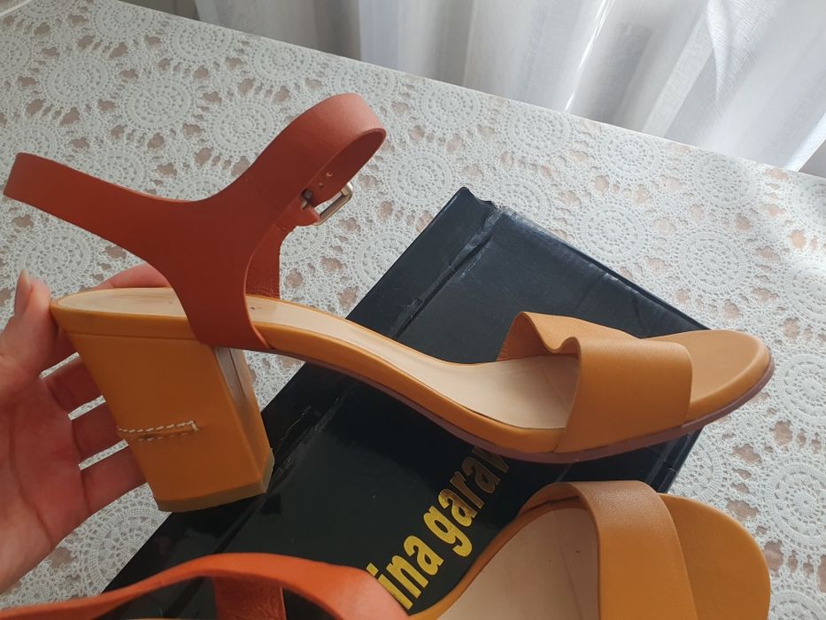 Продам женскую обувь