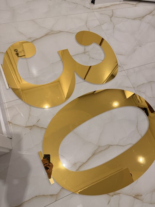 Златни числа 30 с плексиглас