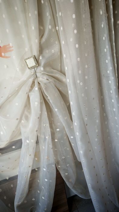 Бяло ефирно Перде