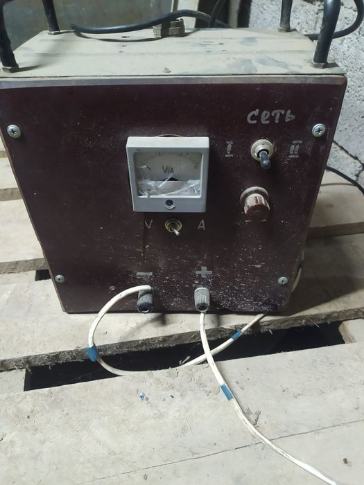 Продам зарядное устройство