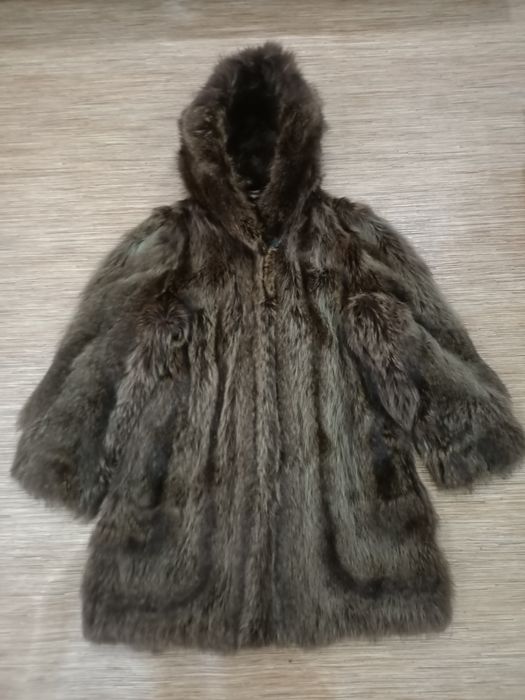 Продам шубу из меха енота